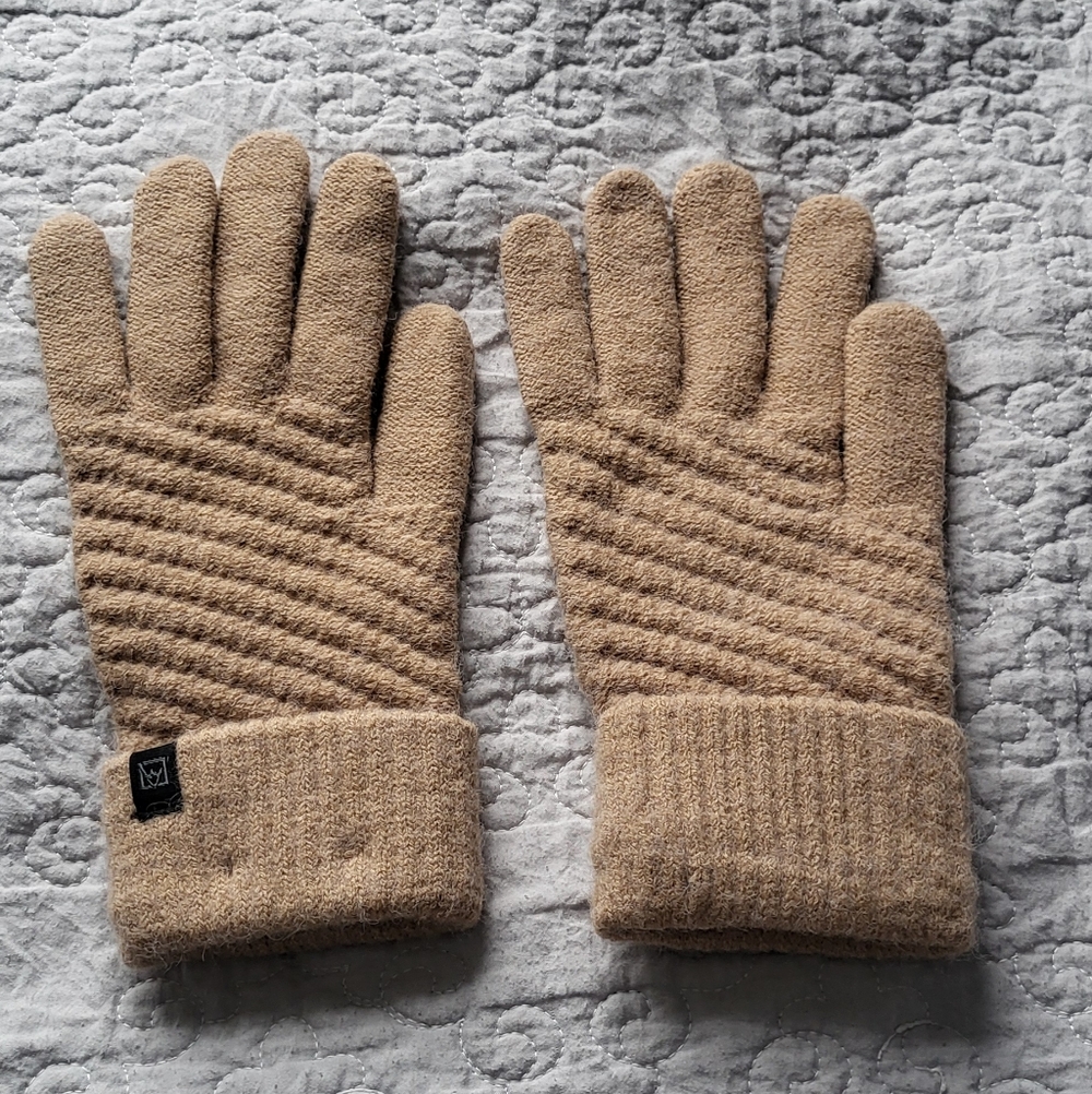 Avalanche Beige Knit Gloves